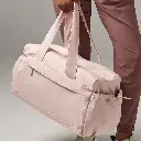studio-holdall-fresh-pink-lifestyle-qs300.webp