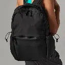 studio-backpack-black-lifestyle-qs306.webp